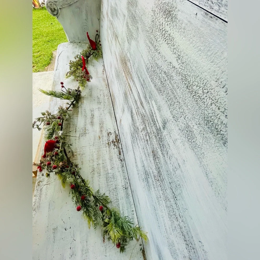 Icy Pine & Sugar Berry Cardinal Garland